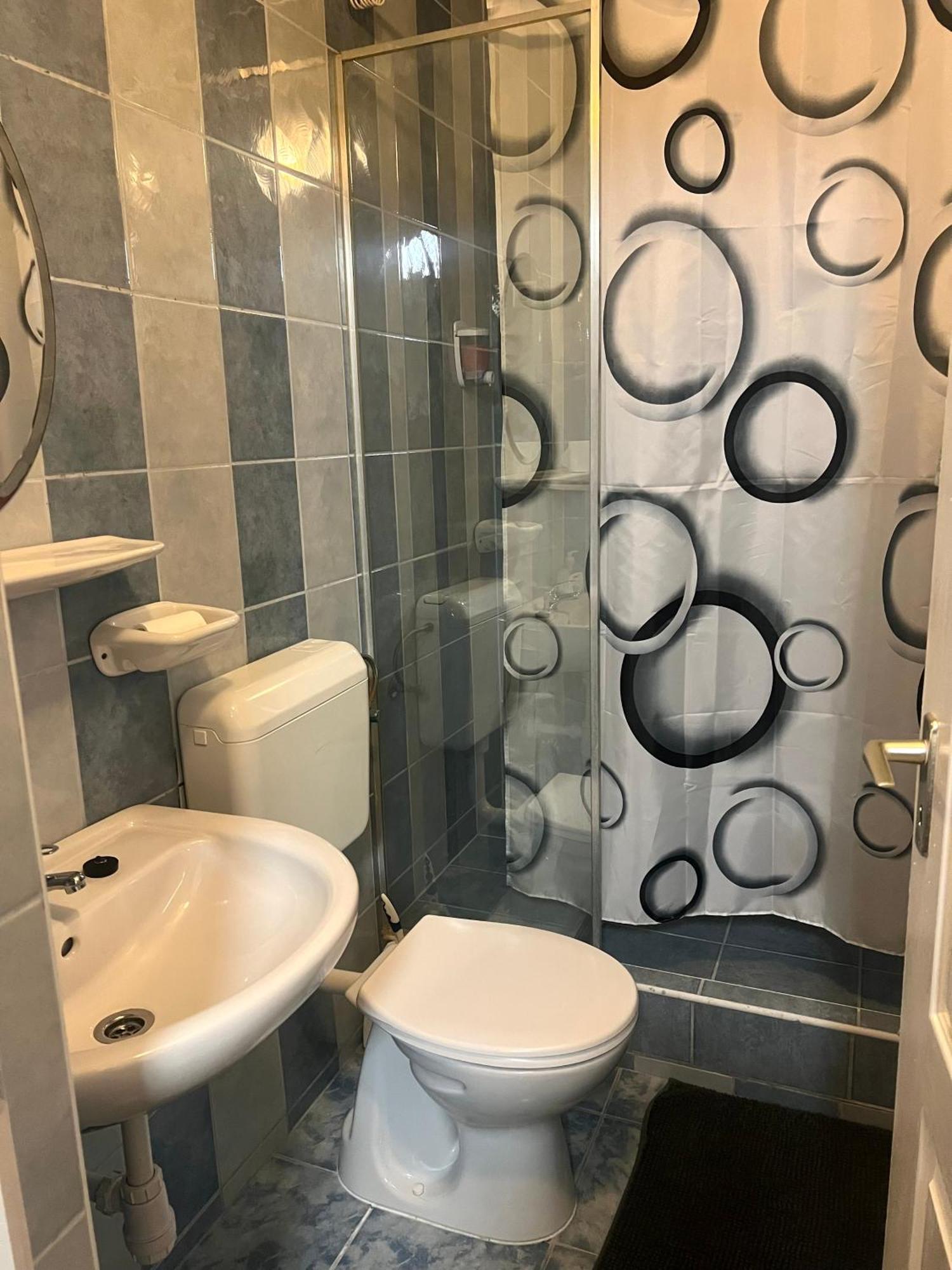 Hotel OP-ART Étterem és Panzió Monor Esterno foto