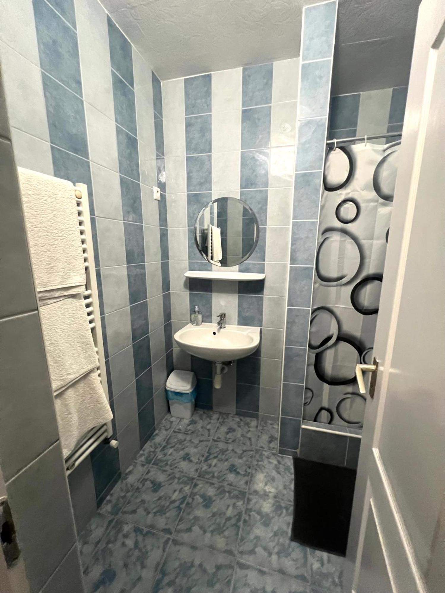 Hotel OP-ART Étterem és Panzió Monor Esterno foto